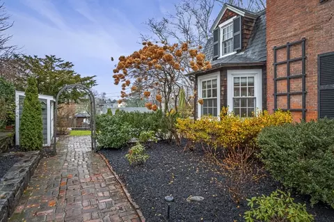 30 High St, Marblehead, MA 01945 photo 3