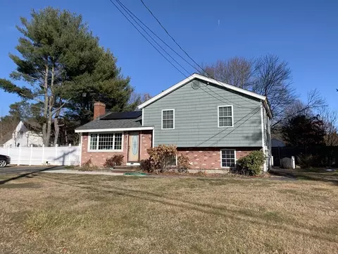 520 Foster St, Tewksbury, MA 01876