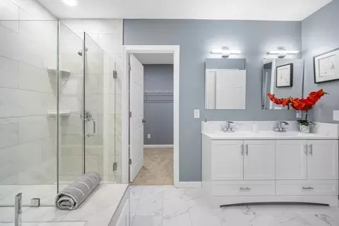 Bath - 9 Quebec St, Springfield, MA 01151 photo 3 of 5
