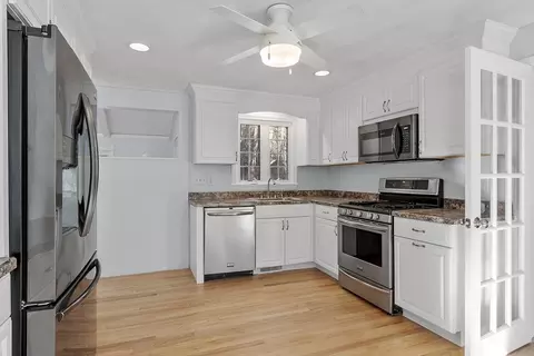21 Walnut St, Townsend, MA 01469 photo 3