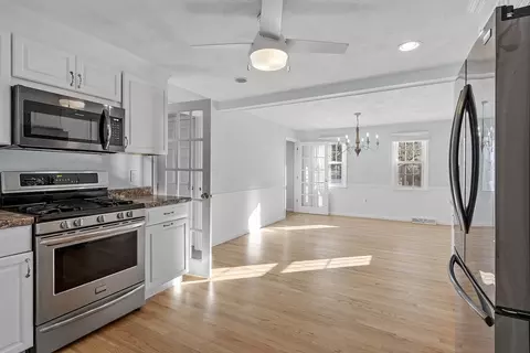 21 Walnut St, Townsend, MA 01469 photo 5