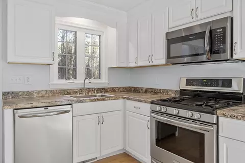 21 Walnut St, Townsend, MA 01469 photo 4
