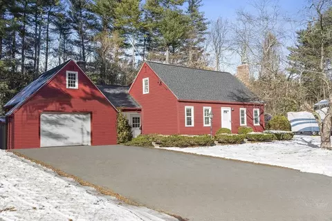 21 Walnut St, Townsend, MA 01469 photo 2