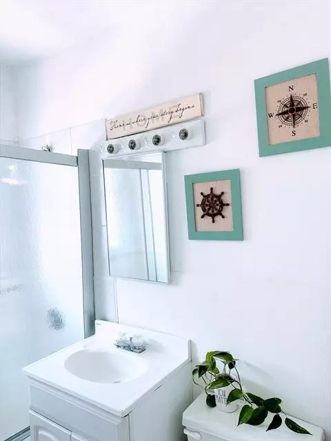 Bath - 68 Linden St #23, Everett, MA 02149 photo 2 of 2
