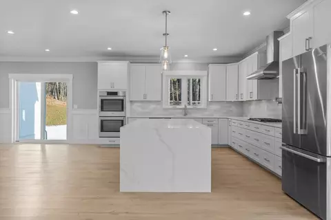 70 Grove, Upton, MA 01568 photo 5