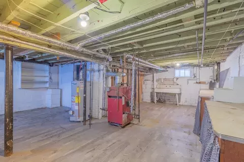 131 Phoenix Ter, Springfield, MA 01104 photo 29