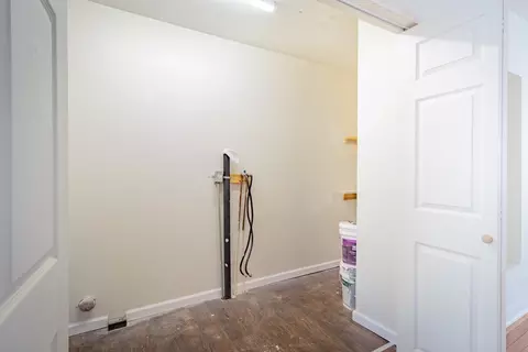 131 Phoenix Ter, Springfield, MA 01104 photo 11