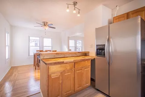 131 Phoenix Ter, Springfield, MA 01104 photo 12