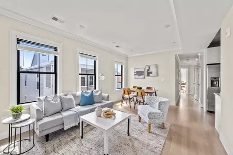 303 Maverick St #1, Boston, MA 02128