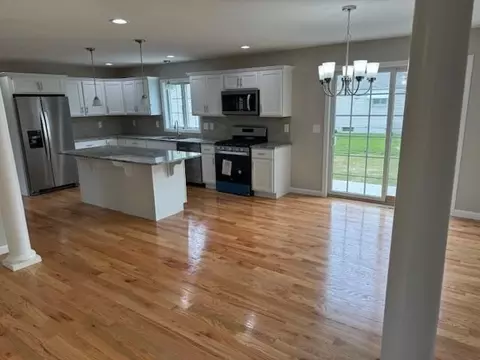 131 Samuel, Springfield, MA 01109 photo 18