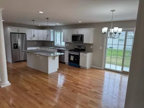 131 Samuel, Springfield, MA 01109 photo 16