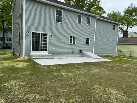 131 Samuel, Springfield, MA 01109 photo 3