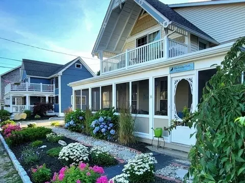 33 W Central Ave, Wareham, MA 02571 photo 3