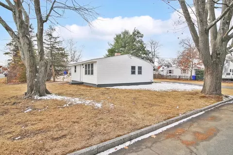 Exterior - 44 Wilson St, Springfield, MA 01104 photo 1 of 2