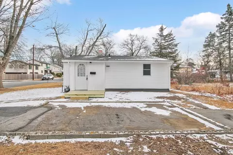 Exterior - 44 Wilson St, Springfield, MA 01104 photo 2 of 2