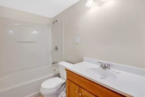 Bath - 44 Wilson St, Springfield, MA 01104 photo 1 of 1