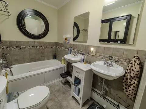 Bath - 6 Stevens Rd, Worcester, MA 01603 photo 1 of 3
