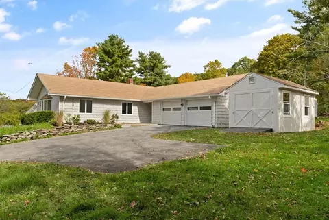 36 Finlay Rd, Sturbridge, MA 01518