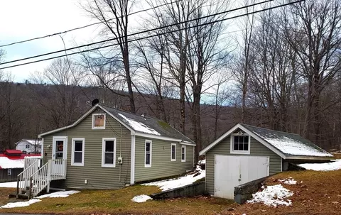 6 Goss Hill Rd, Huntington, MA 01050