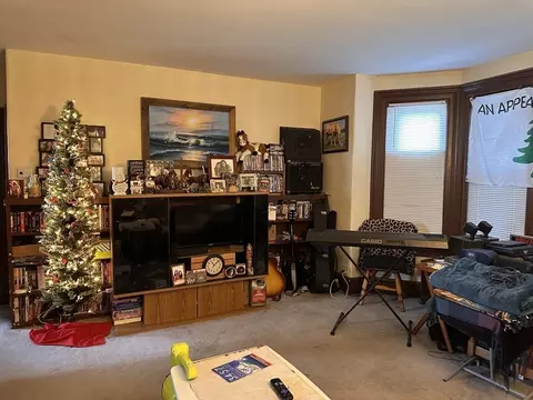 Living - 339 Fountain St, Fall River, MA 02721 photo 1 of 7