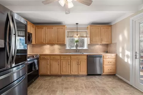 85 Desert Brook Rd, Wrentham, MA 02093 photo 4