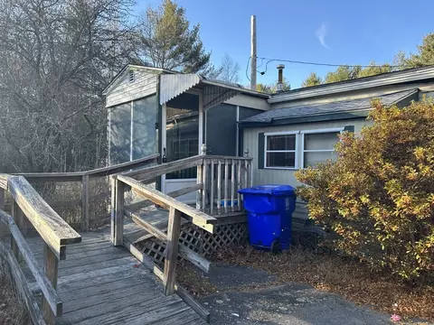 27 Willow Ter, Taunton, MA 02780