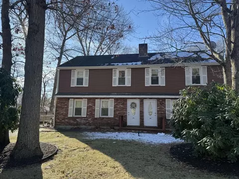 2 Amvet Dr #A, Plainville, MA 02762