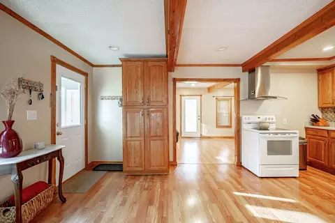 23 Nash St, Chicopee, MA 01013 photo 6