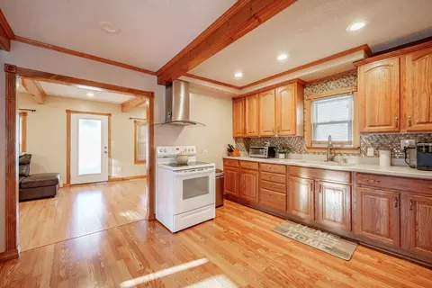 23 Nash St, Chicopee, MA 01013 photo 5