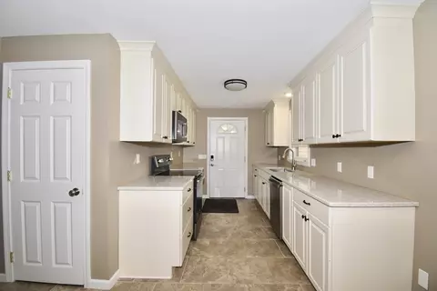 170 Blanche St, Springfield, MA 01129 photo 7