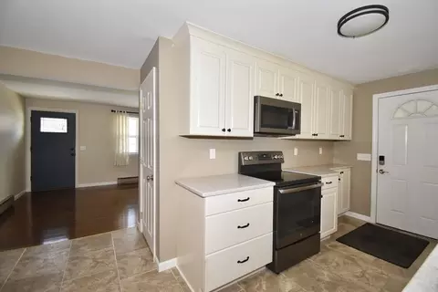 170 Blanche St, Springfield, MA 01129 photo 2