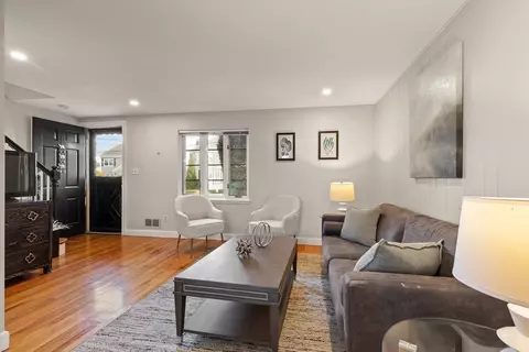 292 Lexington St #292, Watertown, MA 02472