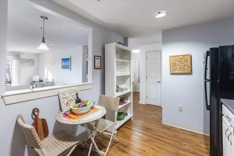 Dining - 2 Ocean Ave #2J, Gloucester, MA 01930 photo 3 of 3