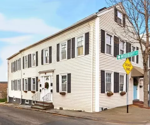 2 Woodbury Ct #3, Salem, MA 01970