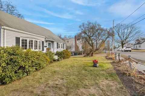 Exterior - 48 Sunset Dr, Beverly, MA 01915 photo 10 of 11