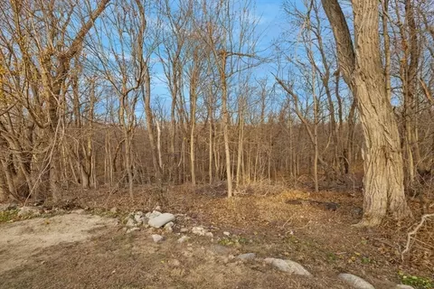 Exterior - 48 Sunset Dr, Beverly, MA 01915 photo 8 of 11