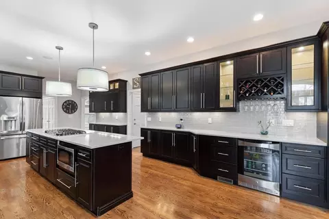 Kitchen - 7 Burnham Ln, Danvers, MA 01923 photo 4 of 6