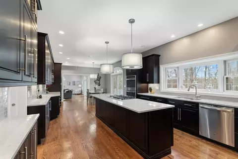 Kitchen - 7 Burnham Ln, Danvers, MA 01923 photo 3 of 6