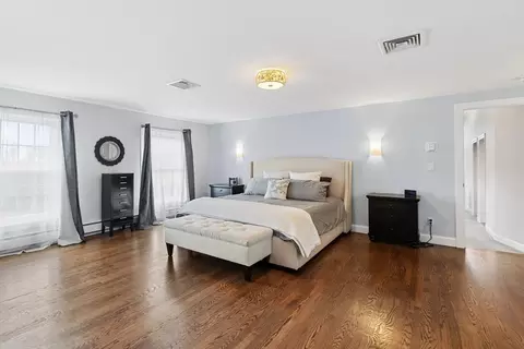 Bedroom - 7 Burnham Ln, Danvers, MA 01923 photo 2 of 4