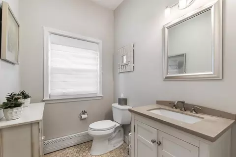 Bath - 7 Burnham Ln, Danvers, MA 01923 photo 3 of 6