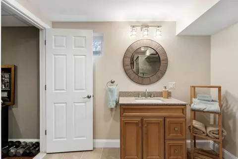 Bath - 7 Burnham Ln, Danvers, MA 01923 photo 6 of 6