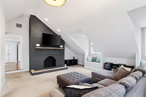 Living - 7 Burnham Ln, Danvers, MA 01923 photo 3 of 3