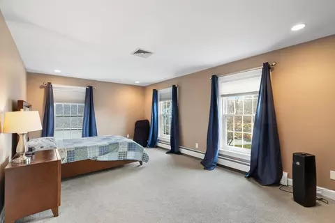 Bedroom - 7 Burnham Ln, Danvers, MA 01923 photo 4 of 4