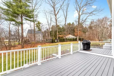 Exterior - 7 Burnham Ln, Danvers, MA 01923 photo 2 of 5