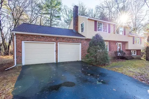 4 Seneca St, Norfolk, MA 02056