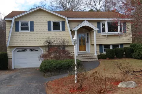 7 Carriage Rd, Billerica, MA 01862