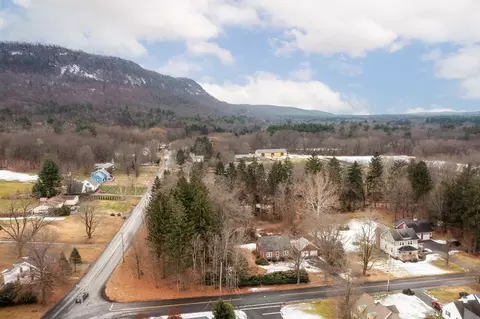 106 Clark St, Easthampton, MA 01027 photo 3