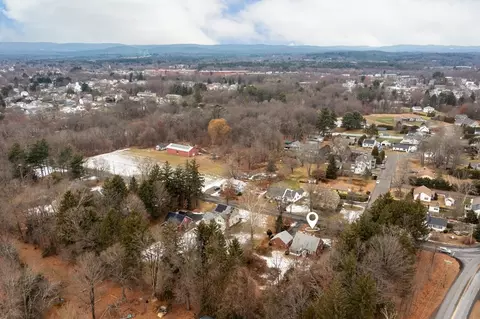 106 Clark St, Easthampton, MA 01027 photo 4