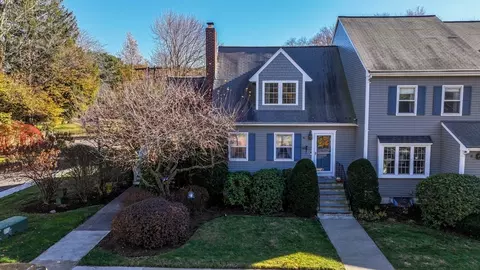 42 Washington Grn #42, Walpole, MA 02032