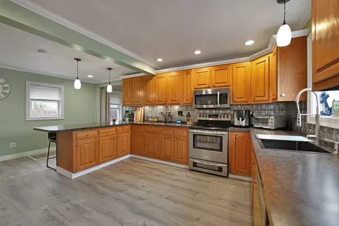 89 Middle St, Fairhaven, MA 02719 photo 8